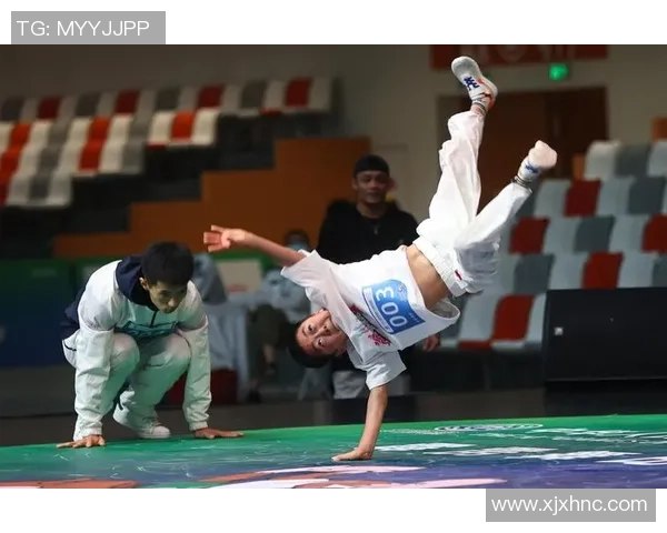 重庆街舞队在滑板精英赛中以57分领先其他队伍展现强大实力